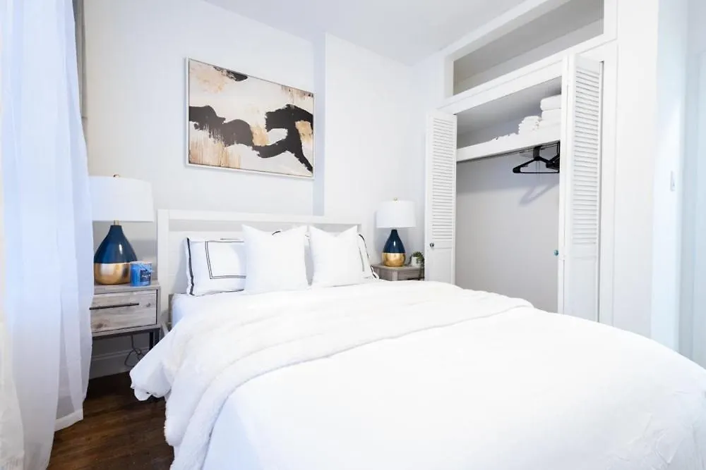 1435-2 3 Bedrooms 2Bath W D Ues New York 0*,  United States
