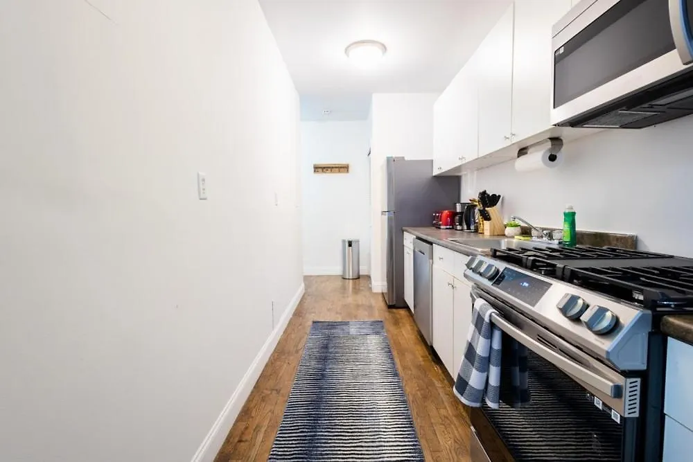 1435-2 3 Bedrooms 2Bath W D Ues 纽约 公寓